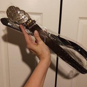 Love ❤️ belt 3 heart buckle brown in color